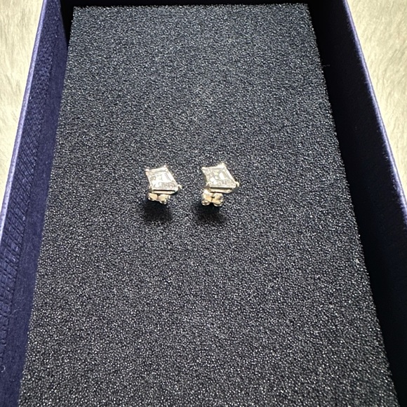 925 Silver Diamond Cut White Cubic Zirconia Studs Earrings - Picture 8 of 12